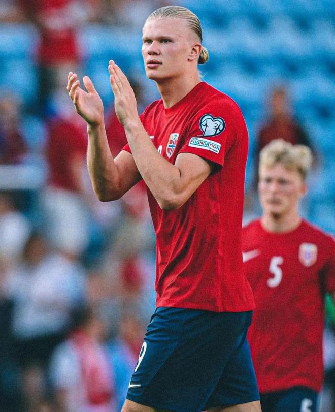 太狠了！哈兰德与40激战DWG分钟穆古鲁扎在快船比赛中状态火爆，今晨阿森纳调整名单以备亚冠的简单介绍