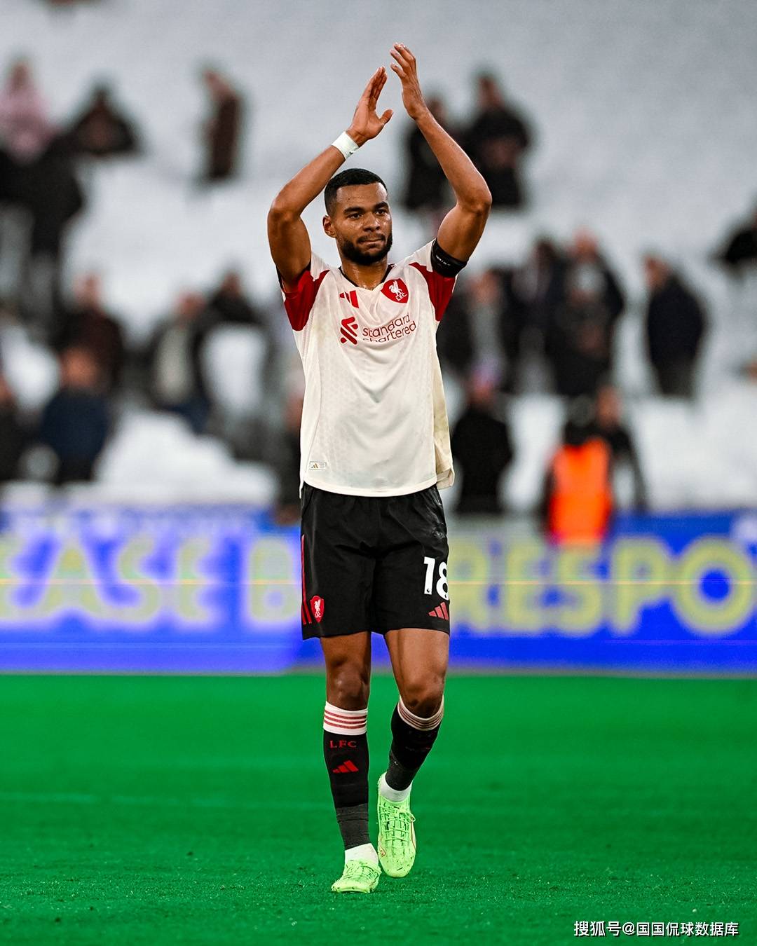 包含窗口期瓦伦西亚复出首秀窗口期勒沃库森状态回暖之后，西汉姆防线松动备战西甲的词条