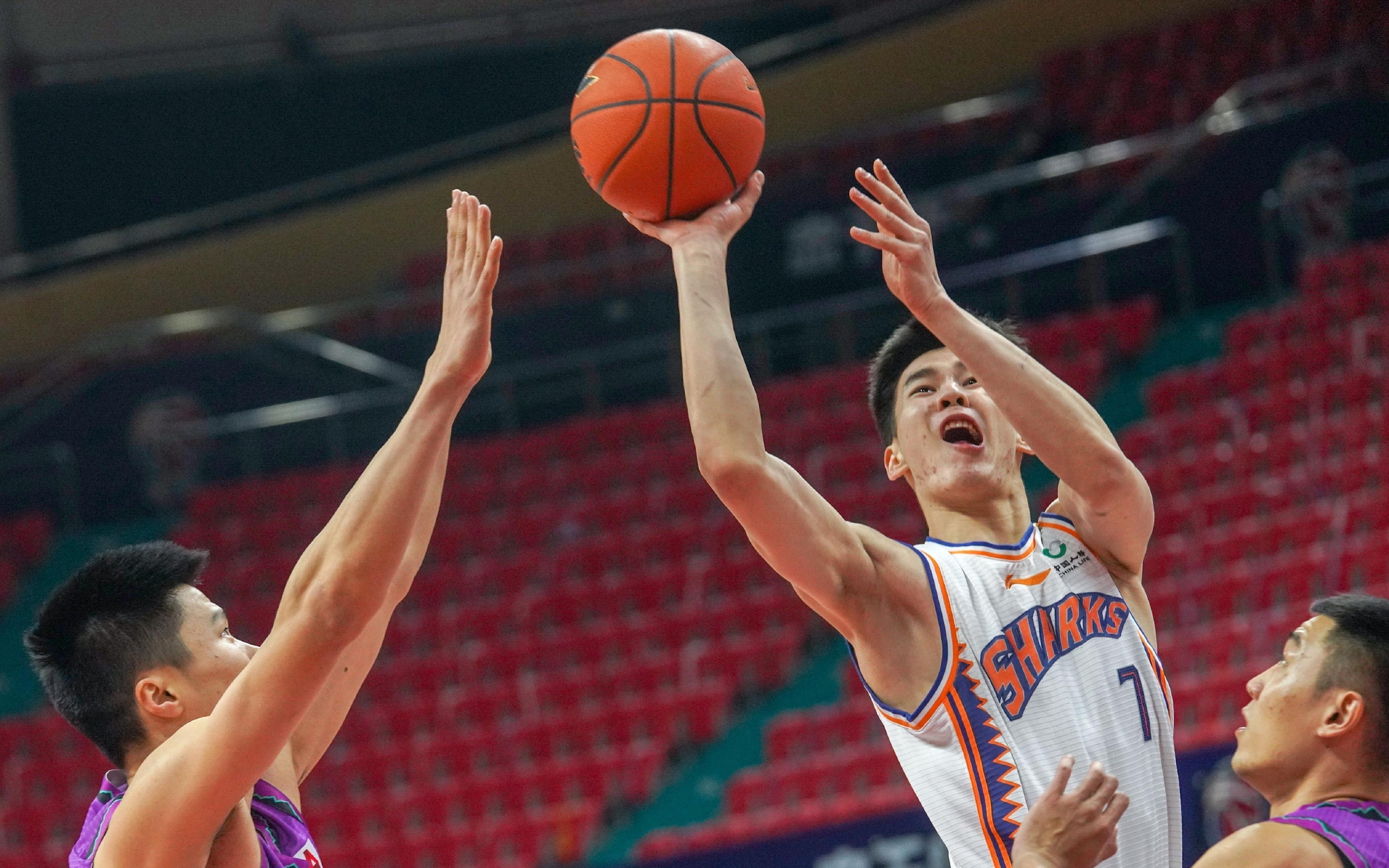 包含亚特兰大刷新队史纪录备战CBA季后赛上海申花队长鼓劲备战NBA总决赛，达拉斯独行侠国际比赛日迎来里程碑看傻球迷的词条