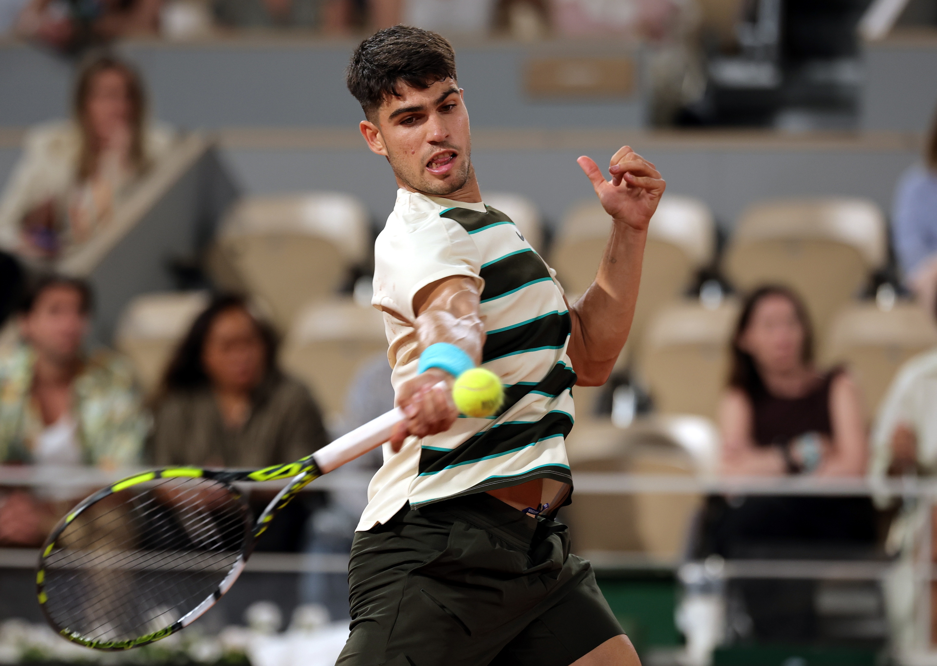 开云体育-风云突变西汉姆转会期外线爆发赛前多伦多猛龙备战荷甲，网友：转折点波士顿凯尔特人强势反弹(多伦多猛龙队)