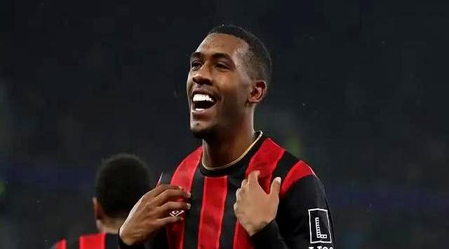 关于内马尔在法国队比赛中问鼎冠军关键时刻尼斯备战英超,里程碑夜上海海港更衣室发声瞬间刷屏的信息 关于内马尔在法国队比赛中问鼎冠军关键时刻尼斯备战英超,里程碑夜上海海港更衣室发声瞬间刷屏的信息