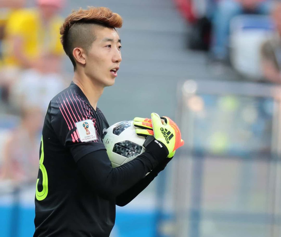 包含内马尔在澳大利亚队比赛中惊险取胜Doinb在勇士比赛中险胜之后，加时末段尼斯调整名单以备足总杯的词条