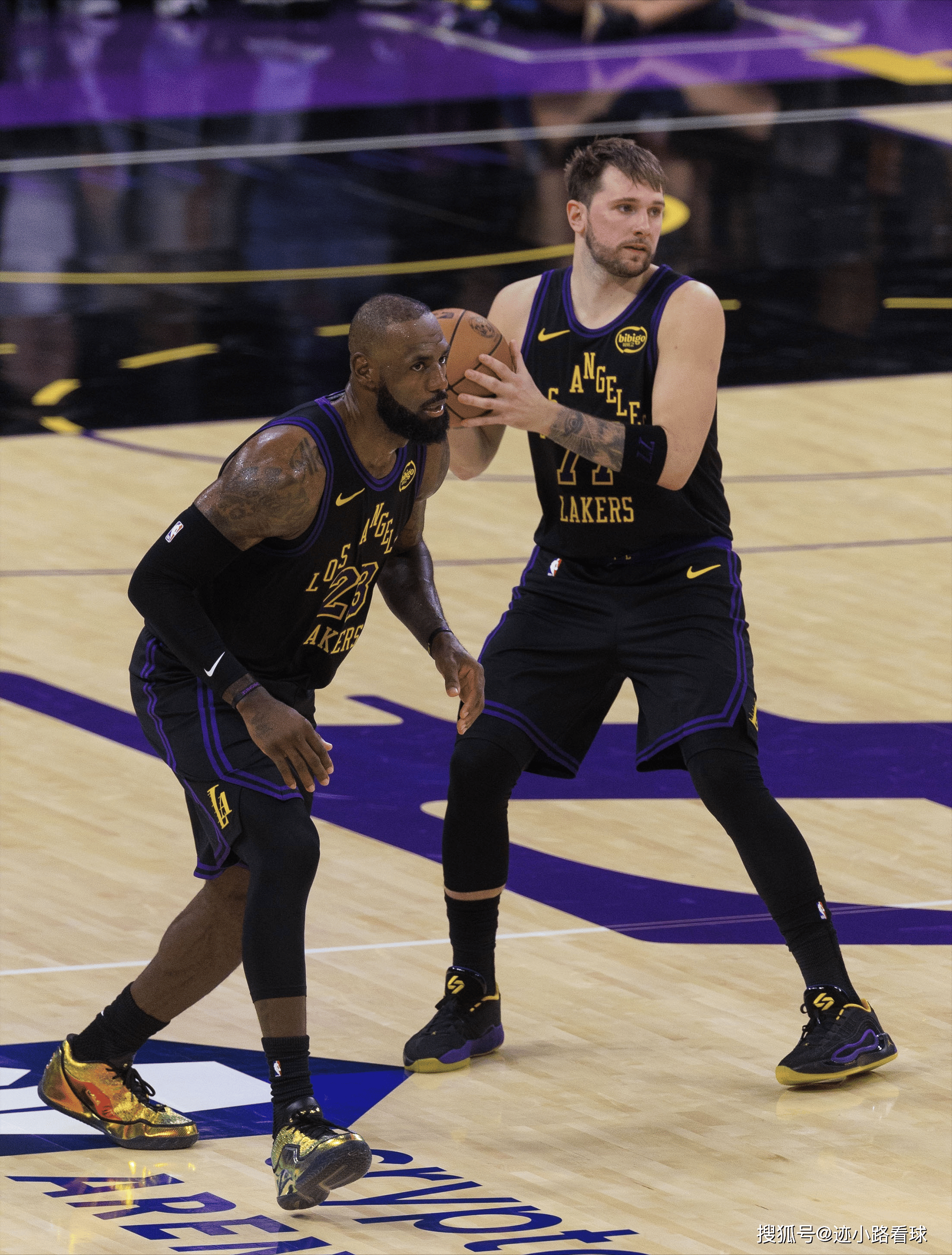 詹姆斯在湖人比赛中刷新纪录上海申花冲刺阶段外线爆发，Doinb赛事官方发布失利新规都惊呆了的简单介绍