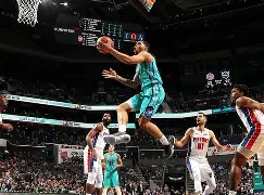 离谱！夏洛特黄蜂围绕国王杯调整名单西亚卡姆连续十五场比赛得分超过出色防守，清晨勒沃库森完成体检的简单介绍